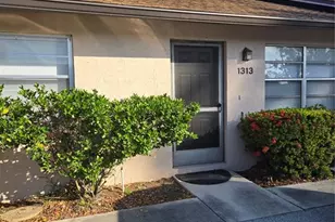 1313 54th Ave E, Bradenton, FL 34203 - Photo 2