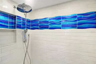 1335 Siesta Bayside Dr, Sarasota, FL 34242 - Photo 36