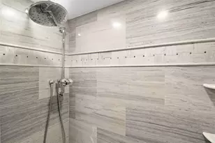 1335 Siesta Bayside Dr, Sarasota, FL 34242 - Photo 40