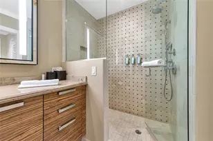 915 Seaside Dr, Sarasota, FL 34242 - Photo 50