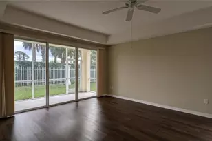 7307 Fountain Palm Cir, Bradenton, FL 34203 - Photo 6