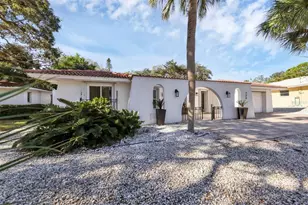 726 Birdsong Ln, Sarasota, FL 34242 - Photo 4