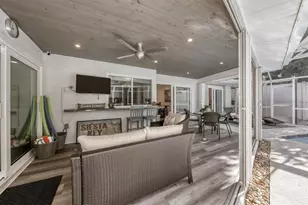 726 Birdsong Ln, Sarasota, FL 34242 - Photo 34