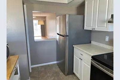 3983 Maceachen Boulevard #432, Sarasota, FL 34233 - Photo 6