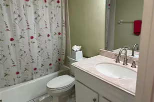 3983 Maceachen Blvd, Sarasota, FL 34233 - Photo 16