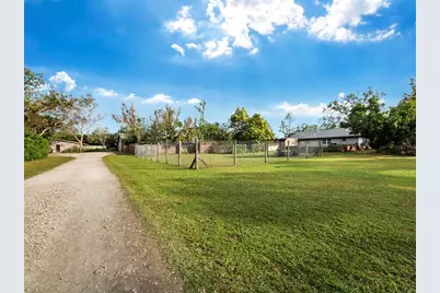 5645 Churchill Downs Road, Sarasota, FL 34241 - Photo 30