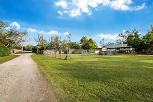 5645 Churchill Downs Rd, Sarasota, FL 34241 - Photo 30