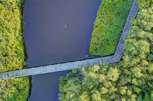 1109 Edgewater Cir, Bradenton, FL 34209 - Photo 52