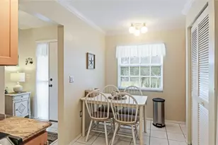 1109 Edgewater Cir, Bradenton, FL 34209 - Photo 8