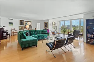 435 S Gulfstream Ave, Sarasota, FL 34236 - Photo 2