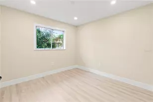 727 N Jefferson Ave, Sarasota, FL 34237 - Photo 18