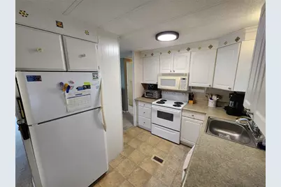 808 53rd Avenue E #76, Bradenton, FL 34203 - Photo 4