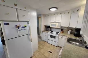 808 53rd Ave E, Bradenton, FL 34203 - Photo 4