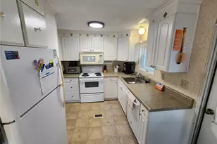808 53rd Ave E, Bradenton, FL 34203 - Photo 2