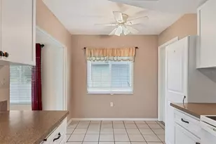3608 Joyce Dr, Bradenton, FL 34208 - Photo 12