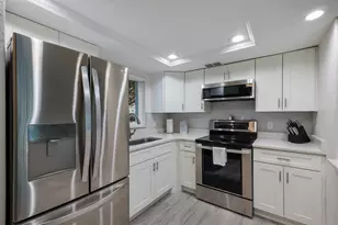 3751 S School Ave, Sarasota, FL 34239 - Photo 8