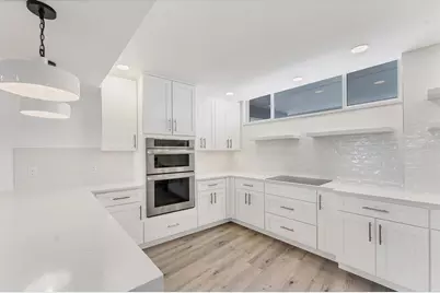 100 Sands Point Road #323, Longboat Key, FL 34228 - Photo 12