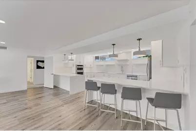 100 Sands Point Road #323, Longboat Key, FL 34228 - Photo 10