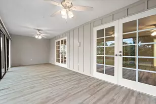 6401 Pelican Dr, Bradenton, FL 34210 - Photo 12