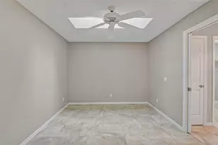 7146 Lakeside Dr, Sarasota, FL 34243 - Photo 12