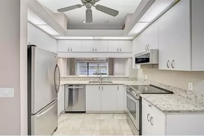 7146 Lakeside Drive, Sarasota, FL 34243 - Photo 4