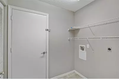 7146 Lakeside Drive, Sarasota, FL 34243 - Photo 16