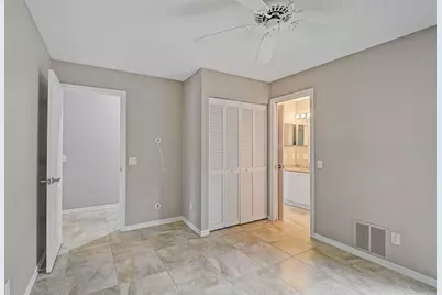 7146 Lakeside Drive, Sarasota, FL 34243 - Photo 20