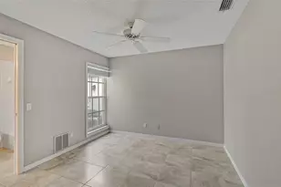 7146 Lakeside Dr, Sarasota, FL 34243 - Photo 20