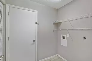 7146 Lakeside Dr, Sarasota, FL 34243 - Photo 14