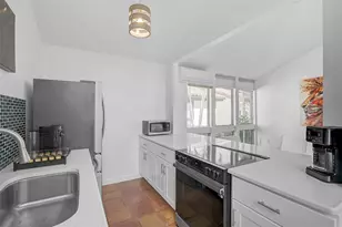 800 S Blvd Of Presidents, Sarasota, FL 34236 - Photo 10