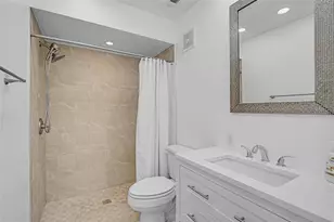 800 S Blvd Of Presidents, Sarasota, FL 34236 - Photo 22