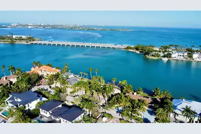 109 N Warbler Lane, Sarasota, FL 34236 - Photo 4