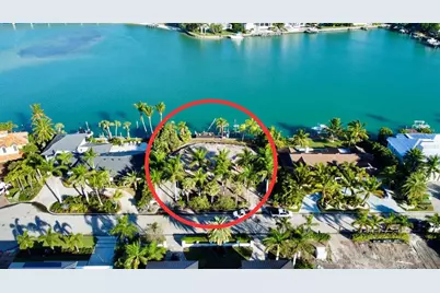 109 N Warbler Lane, Sarasota, FL 34236 - Photo 1