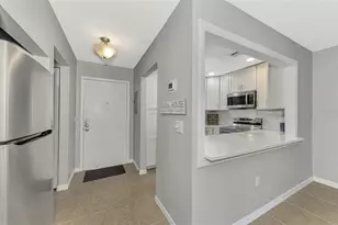 1618 Stickney Point Rd, Sarasota, FL 34231 - Photo 8