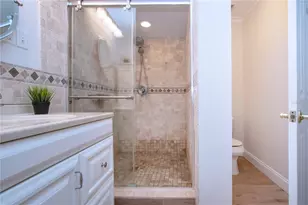 7213 Las Casas Dr, Sarasota, FL 34243 - Photo 16