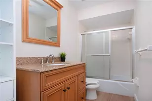 7213 Las Casas Dr, Sarasota, FL 34243 - Photo 18