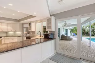 605 Wild Turkey Ln, Sarasota, FL 34236 - Photo 22