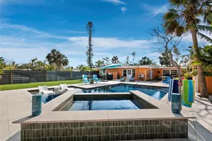 711 Russell St, Longboat Key, FL 34228 - Photo 1