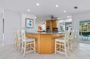 5560 Shadow Lawn Dr, Sarasota, FL 34242 - Photo 12