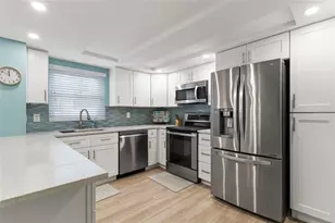 1215 S Portofino Dr, Sarasota, FL 34242 - Photo 10