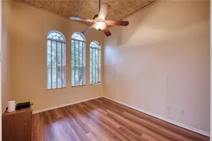 10523 Cheval Pl, Lakewood Ranch, FL 34202 - Photo 4