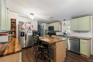 575 Bronco Dr, Zolfo Springs, FL 33890 - Photo 4