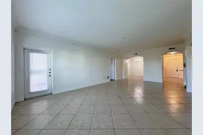 808 3rd Avenue W #301, Bradenton, FL 34205 - Photo 2