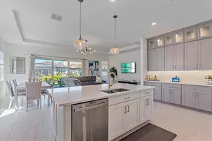 2114 5th St E, Palmetto, FL 34221 - Photo 8