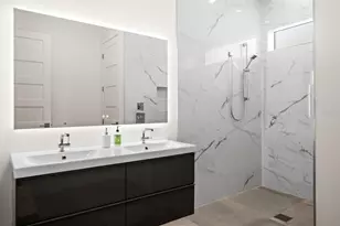 5351 Moeller Ave, Sarasota, FL 34233 - Photo 16