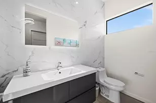 5351 Moeller Ave, Sarasota, FL 34233 - Photo 10