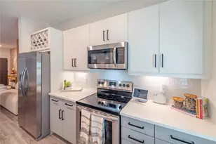 1420 Lakefront Dr, Sarasota, FL 34240 - Photo 4