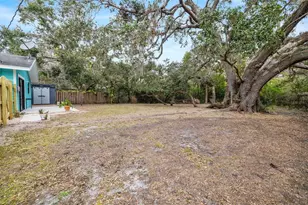 3200 Tobero Ln, Sarasota, FL 34235 - Photo 22