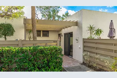 123 Pinehurst Drive #123, Bradenton, FL 34210 - Photo 2