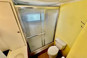 154 Maui Dr, Palmetto, FL 34221 - Photo 10